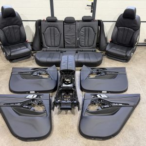 G05 Leather Vernasca black Sisusta