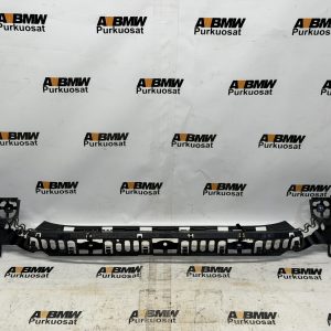 Takapuskurin kiinnitysmuovi